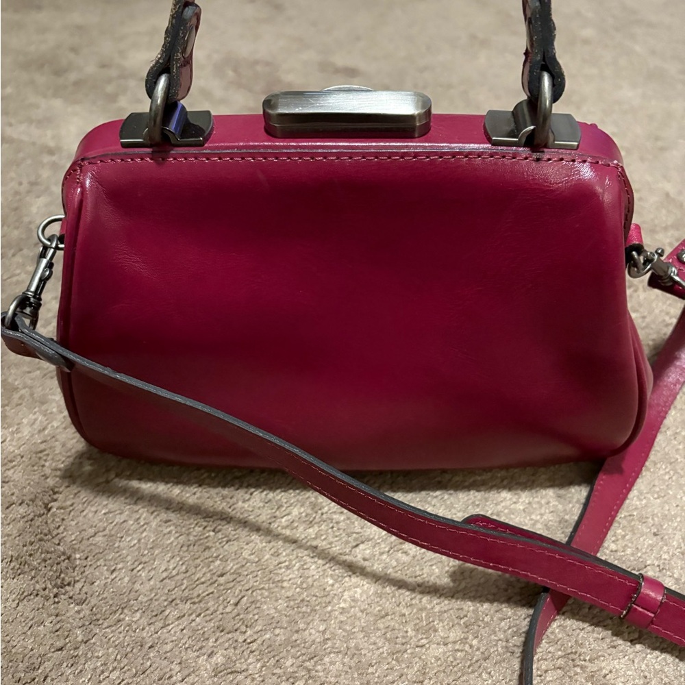 Patricia Nash Embossed Burgundy Crossbody Bag barely used , gorgeous fushia - Picture 2 of 5